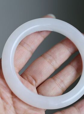 晴空一鹤排云上天然和田玉手镯