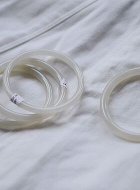 误入藕花天然和田玉美人条手镯