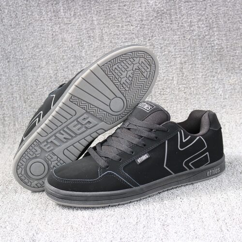 DVS滑板鞋osiris D3面包鞋globe大码鞋ES运动鞋etnies小轮车lakai - 图0