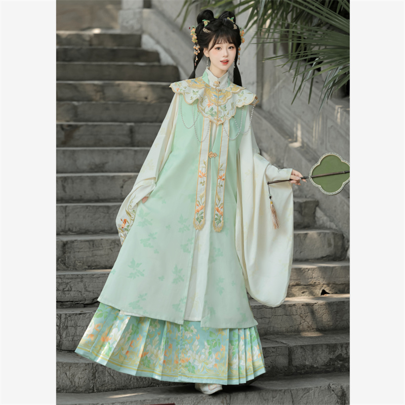 启葳朝晖原创汉服【花重锦】秋冬晚明风长衫重工刺绣云肩比甲套装 - 图3