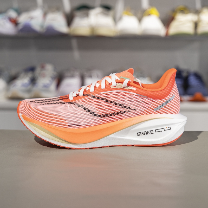 李宁运动鞋2025新款飞电5C 男子透气轻量回弹竞速比赛跑鞋ARMV001 - 图1