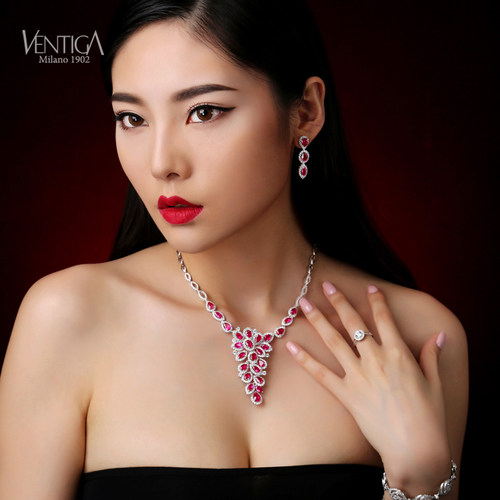 Ventiga梵蒂加 18K白金异形天然红宝石项链围钻 彩色宝石镶钻项链 - 图3