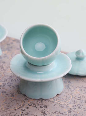 青瓷带托圣水杯供水陶瓷佛前水杯佛具用品莲花观音供水供奉小茶杯