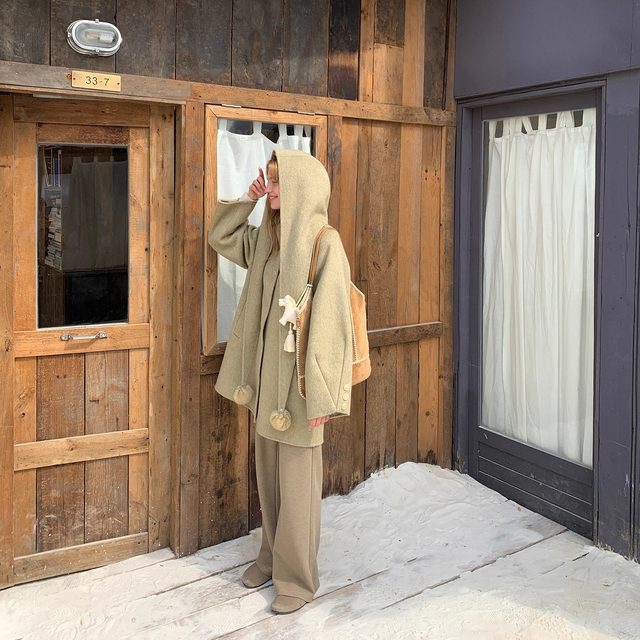 KERNEL COSMOS青森降雪季 可拆女巫帽披肩毛球两穿骆驼绒手工大衣