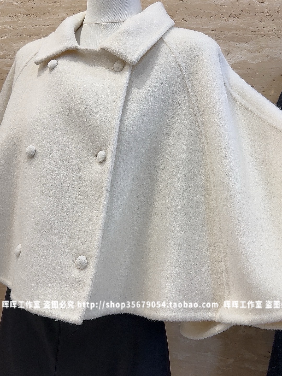 2025新款女装秋冬韩版复古双排扣狐狸毛毛领斗篷外套毛呢短外套女 - 图1