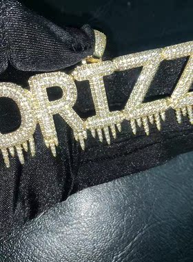 微镶铜锆石实心字母拼接吊坠