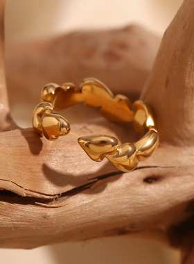 欧美ins时尚小众设计爆款手饰不锈钢镀18K金不规则爱心开口戒指女