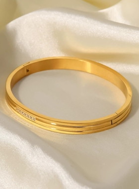 INS女式摩登百搭新款钛钢手镯18K金多圈罗纹镶嵌白色圆形锆石手镯