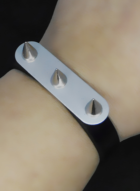 银色圆锥铆钉长条朋克窄皮革手链