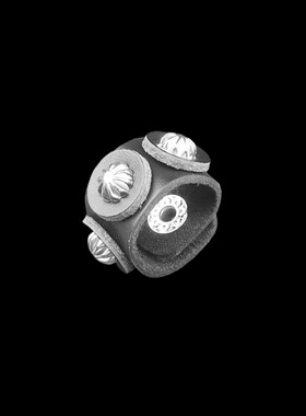 银色骷髅头黑色牛皮圆盘朋克戒指