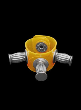 椭圆镂空工艺花纹棕黑半透明戒指