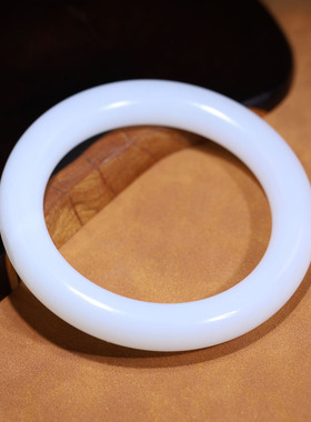 玉秀和田玉圆条手镯定制手饰