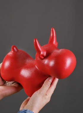 创意红色牛市冲天摆件家居办公室桌面大红牛玄关吉祥物生肖牛