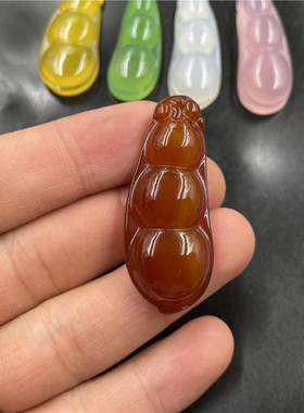 玉髓玛瑙四季豆吊坠挂件