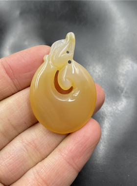 俏色玉髓玛瑙吊坠挂件