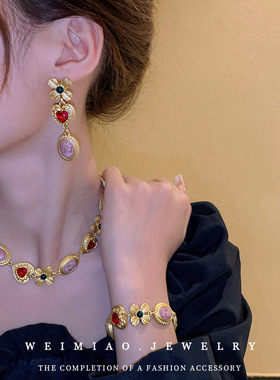 STINA中古花朵人像镶钻爱心项链