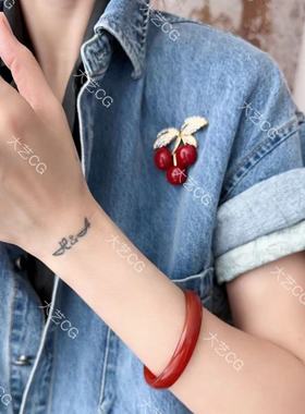 红玛瑙手镯新中式红色腕饰贵妃镯优雅高级感透润配饰