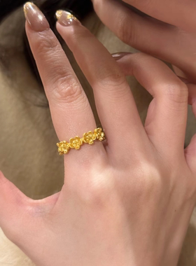 2026新款拉丝花朵戒指女爆款轻奢高级感沙金黄色小众设计食指戒环