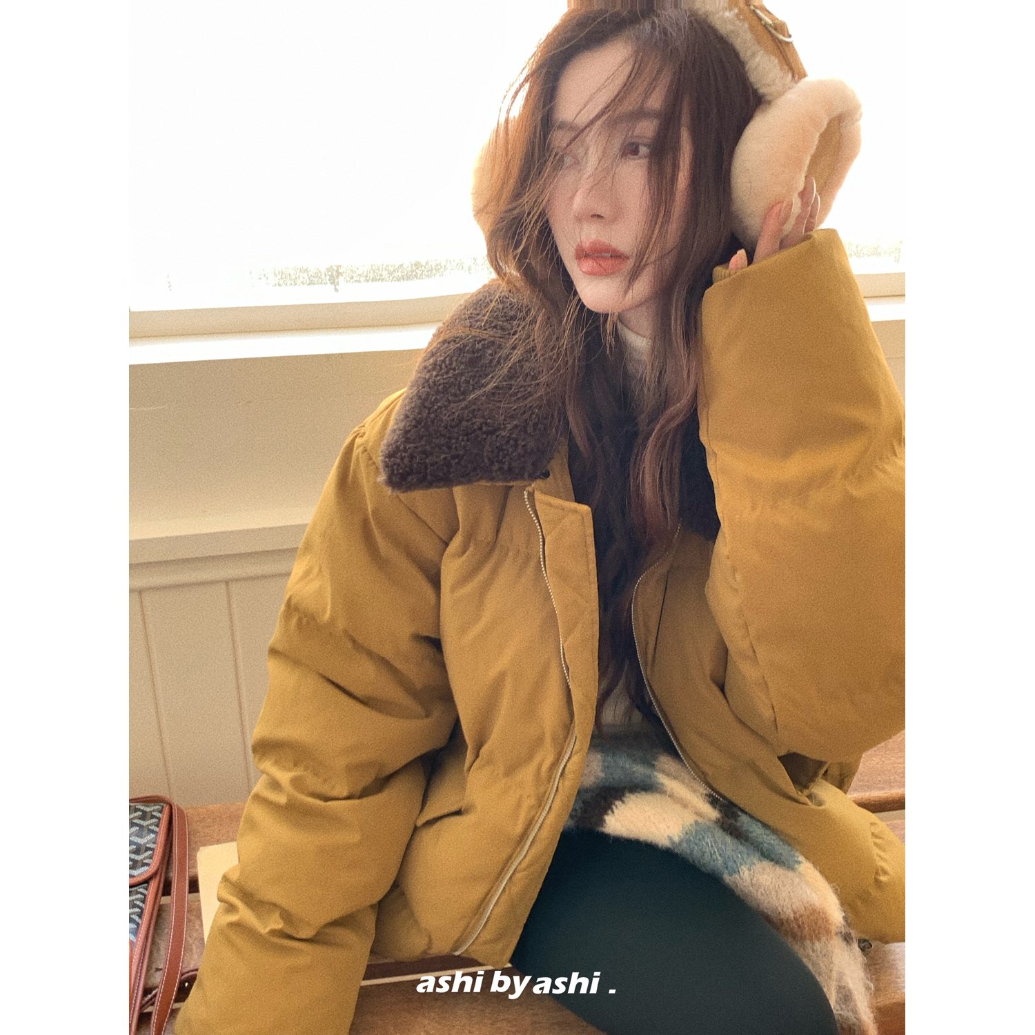 大于诗集 糖炒栗子 90白鸭绒翻领撞色宽松显瘦羽绒服加厚保暖外套 - 图2