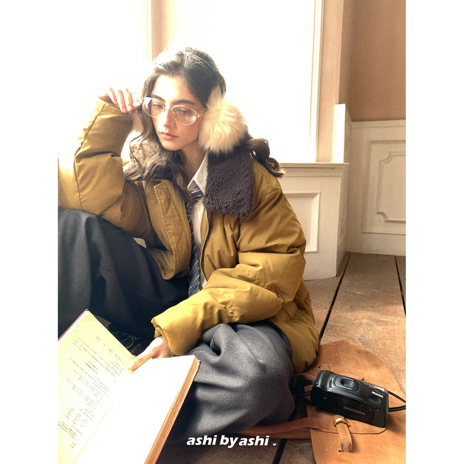 大于诗集 糖炒栗子 90白鸭绒翻领撞色宽松显瘦羽绒服加厚保暖外套 - 图0