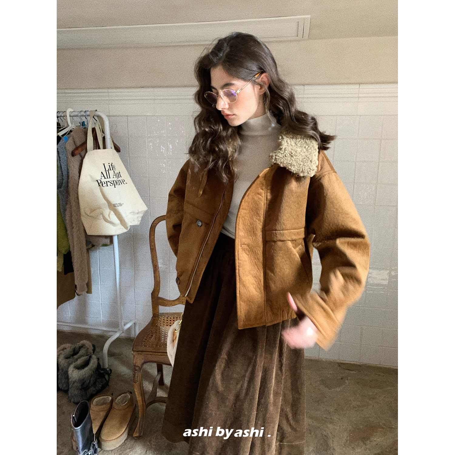 大于诗集 落日大道 翻领工装短款毛领夹克外套女焦糖色麂皮pu棉服,淘宝优惠券,粉丝福利购,淘宝优惠卷