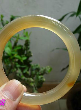 马达加斯加黄色圆条手镯掌柜推荐