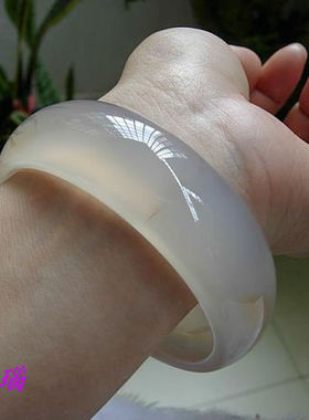 原色纹理加宽加厚通透玛瑙手镯