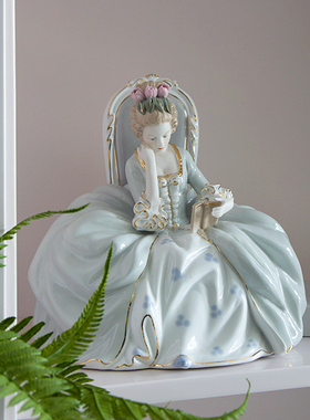 手绘看书公主陶瓷摆件