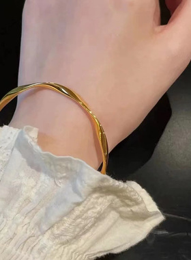 黄金色女莫比乌斯环手镯年轻款极简细手环时尚百搭不规则线条手圈