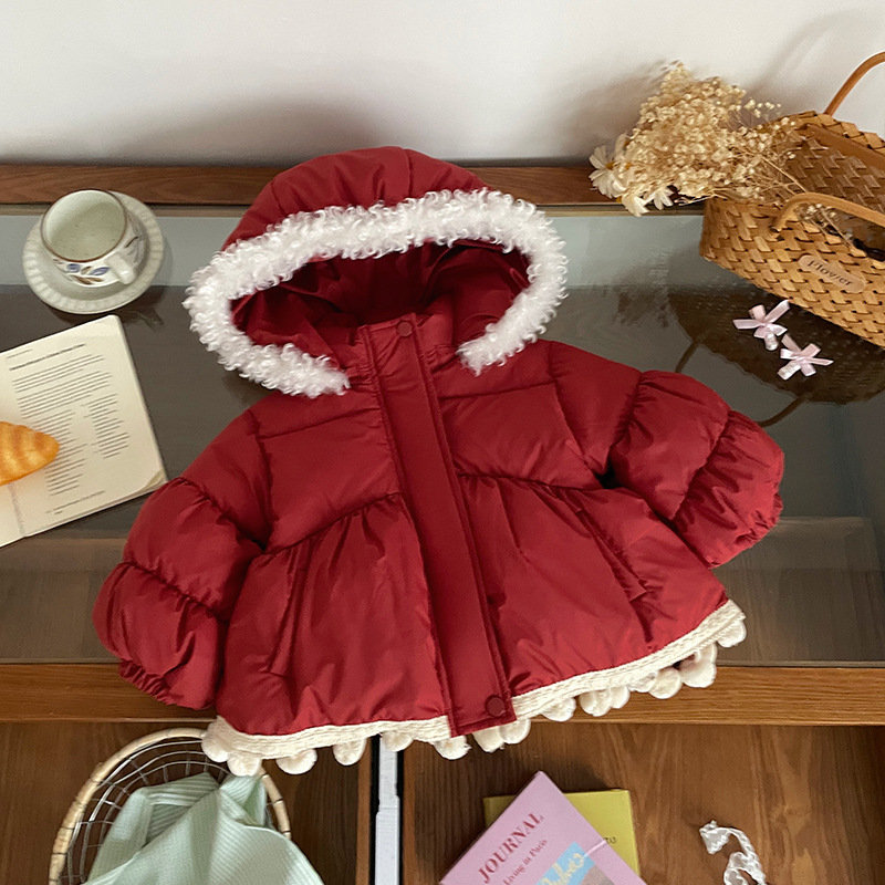 女宝宝羽绒服可爱保暖冬季连帽毛领拼接球球生日新年女童棉服外套 - 图2