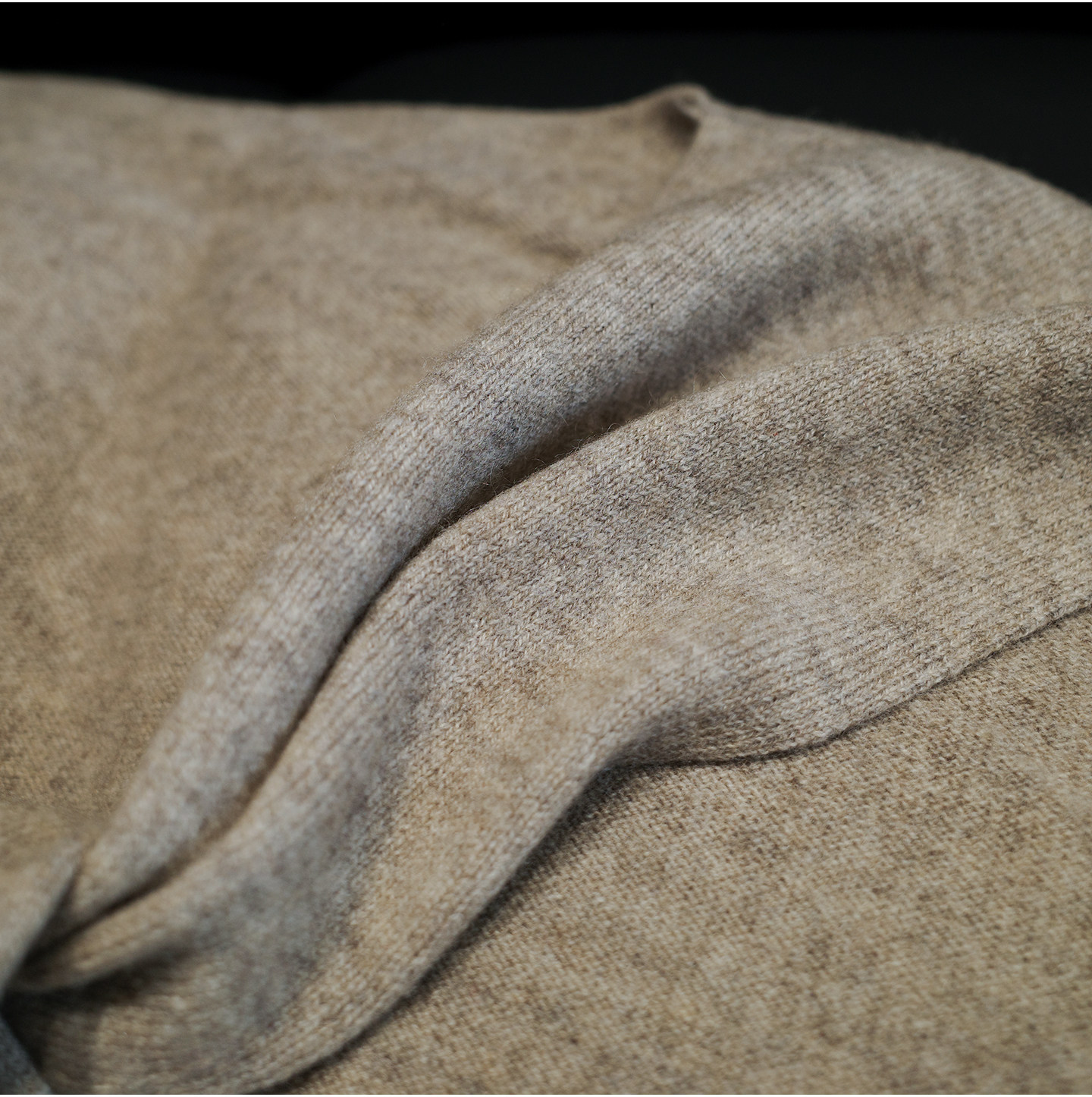 兼具时尚与温度 休闲百搭 羊绒针织护颈披肩保暖围巾