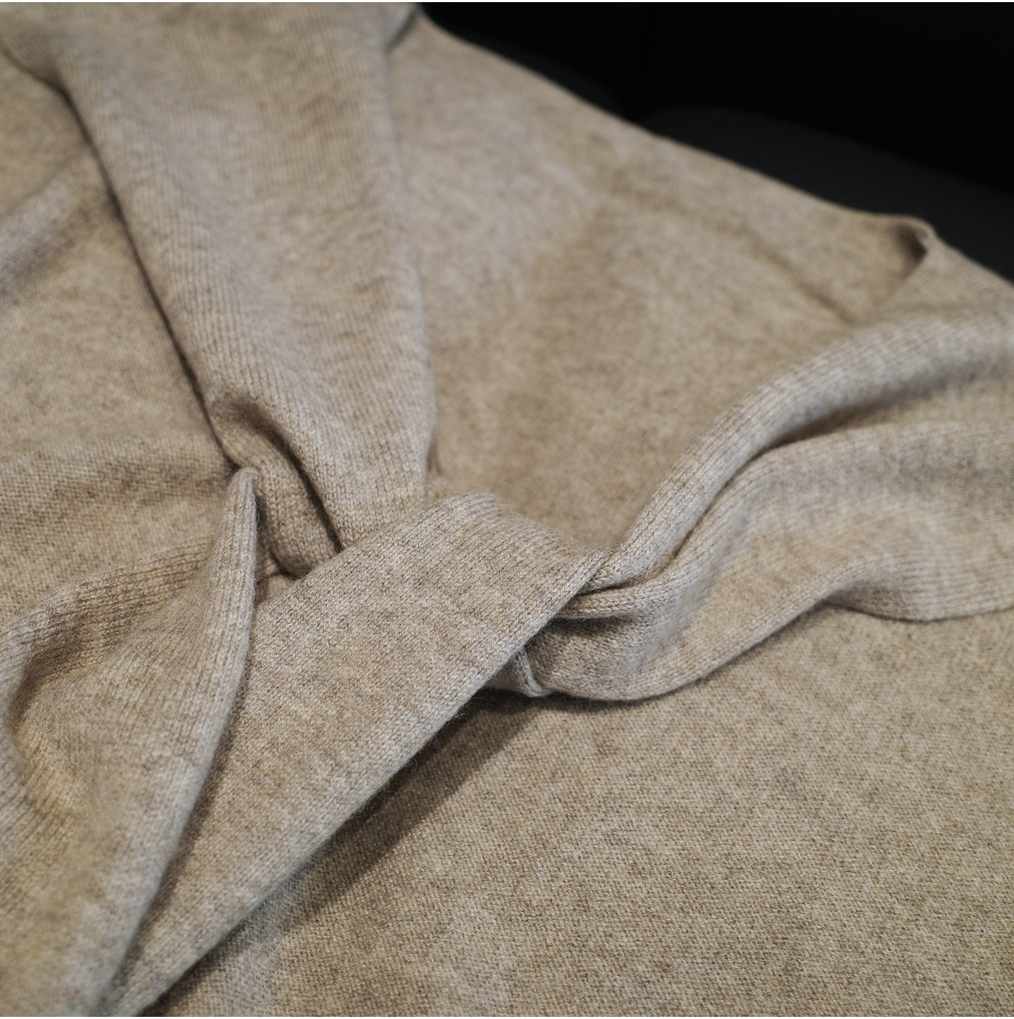 兼具时尚与温度 休闲百搭 羊绒针织护颈披肩保暖围巾