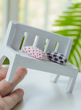 白色公园椅子拍摄道具