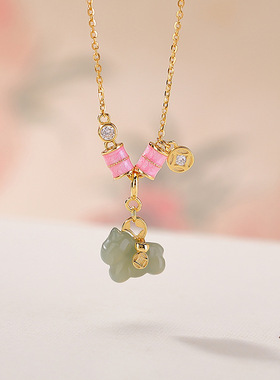 S925纯银镀金和田玉水红南红玛瑙小马吊坠本命年马年银套链新时尚