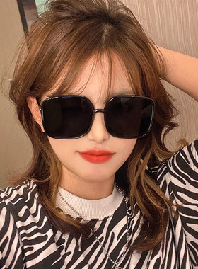 墨镜黑色方框时尚风显瘦太阳眼镜