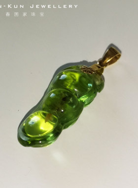 18k金橄榄石四季豆雕件稀有吊坠