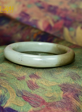 和田玉手镯糖青白玉俏色中条亚光