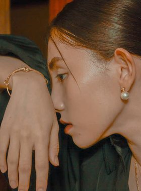 ZVT个性简约眼镜蛇手镯金色女士手环ins个性设计时尚手链