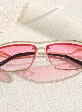 方形男士太阳眼镜登山开车拍照