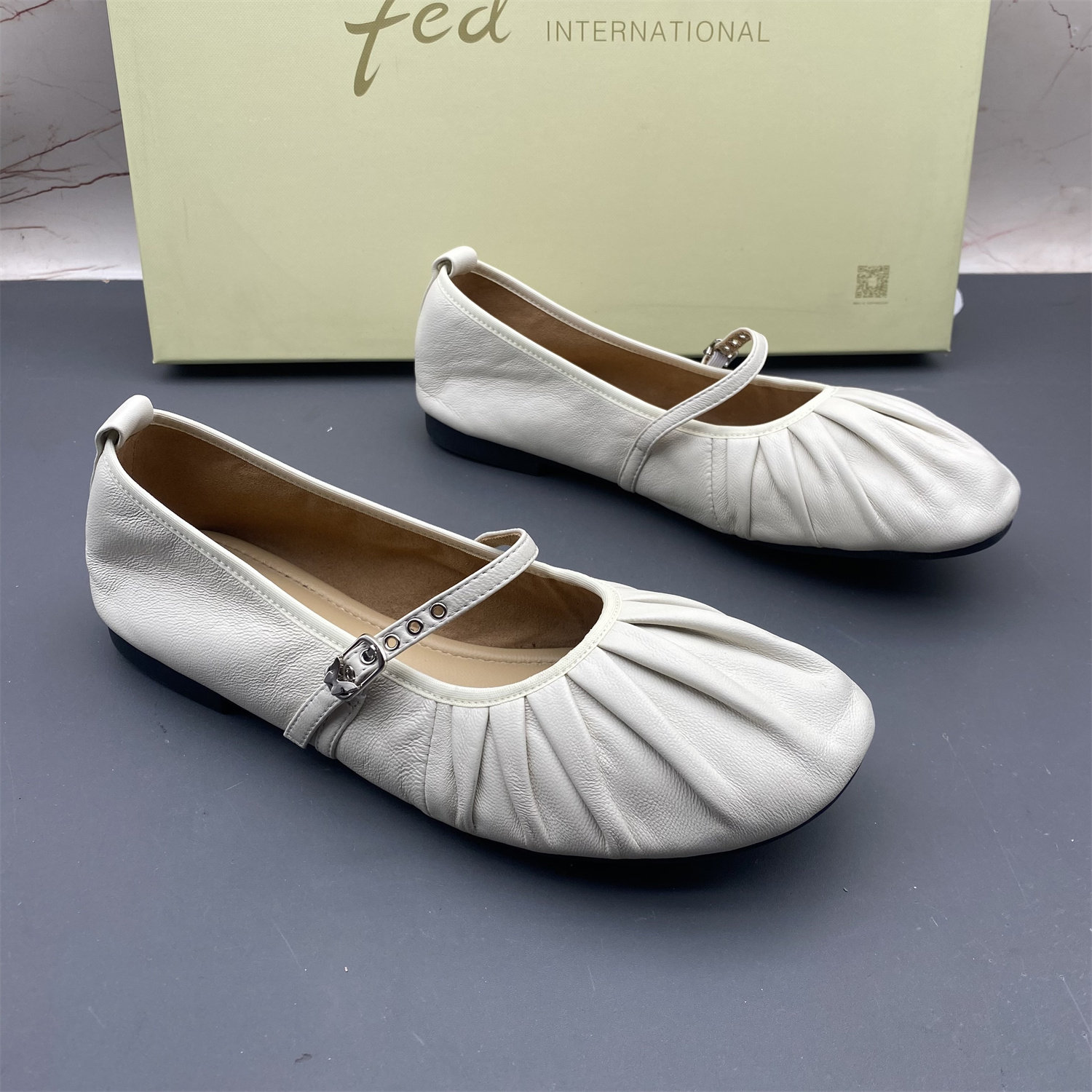 39码fed/艾芙伊迪撤柜断码羊皮女鞋扣带浅口扣带平底防滑玛丽珍鞋,淘宝优惠券,粉丝福利购,淘宝优惠卷