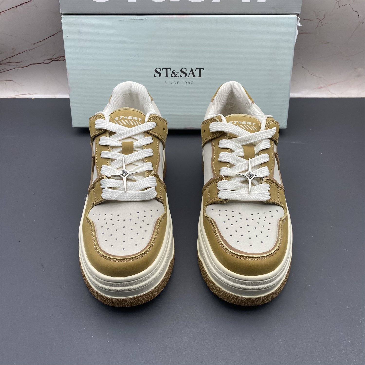 正品ST&SAT星期六撤柜断码真皮女鞋圆头拼色平底防滑系带休闲单鞋,淘宝优惠券,粉丝福利购,淘宝优惠卷