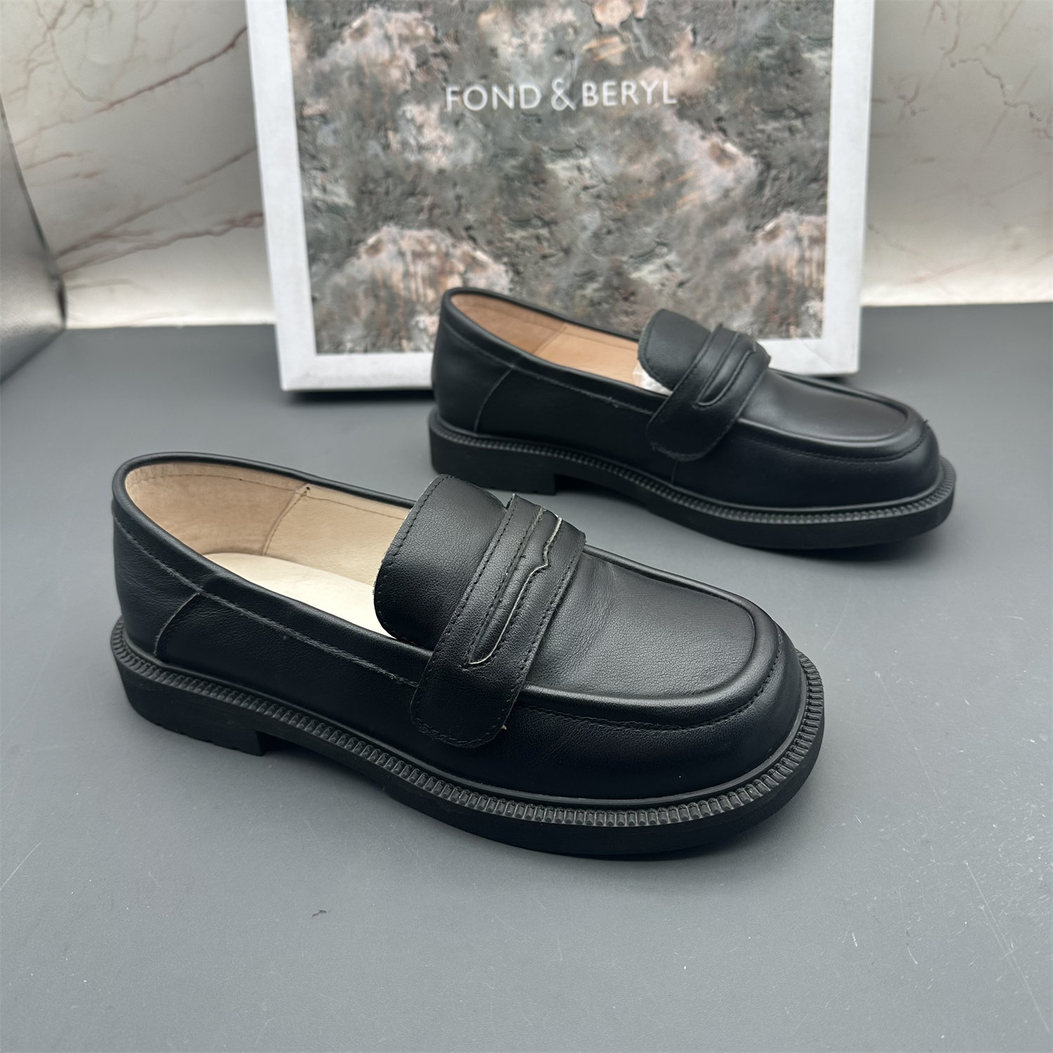 36码Fondberyl/菲伯丽尔撤柜断码牛皮女鞋防滑平跟中口圆头乐福鞋,淘宝优惠券,粉丝福利购,淘宝优惠卷