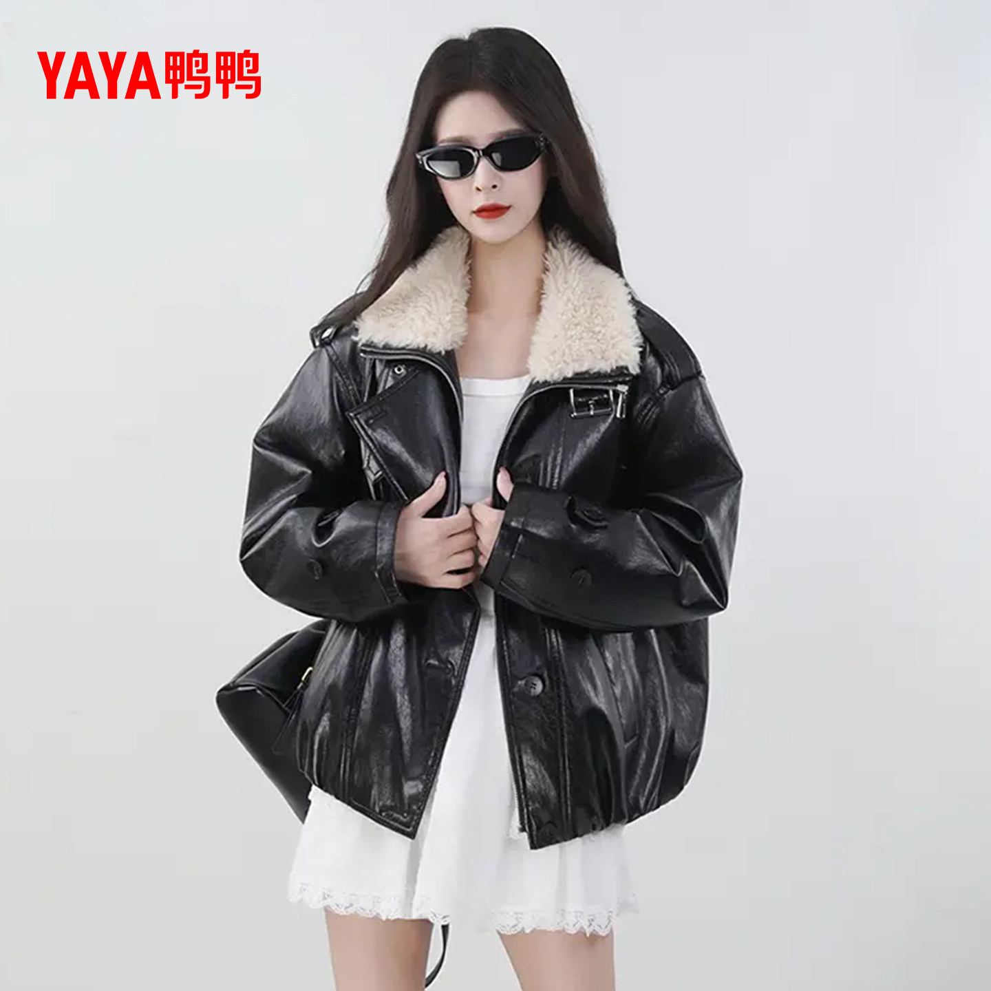 鸭鸭巴恩风羽绒服女2025冬季新款时尚百搭翻领PU皮保暖短款外套J