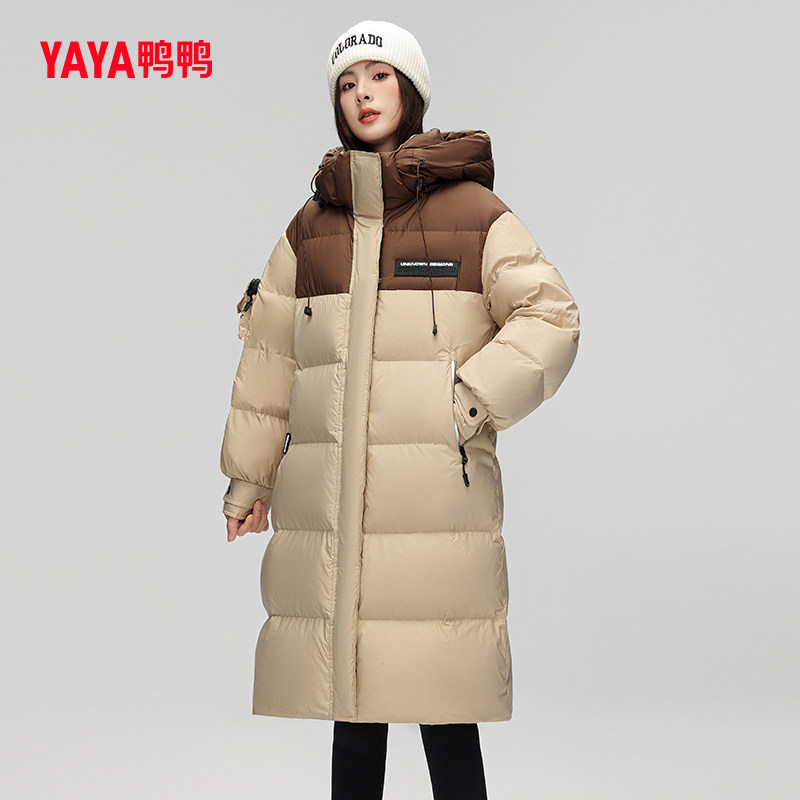 鸭鸭羽绒服女2025冬季新品长款过膝连帽加厚撞色休闲时尚保暖外套 款服实拍商品图