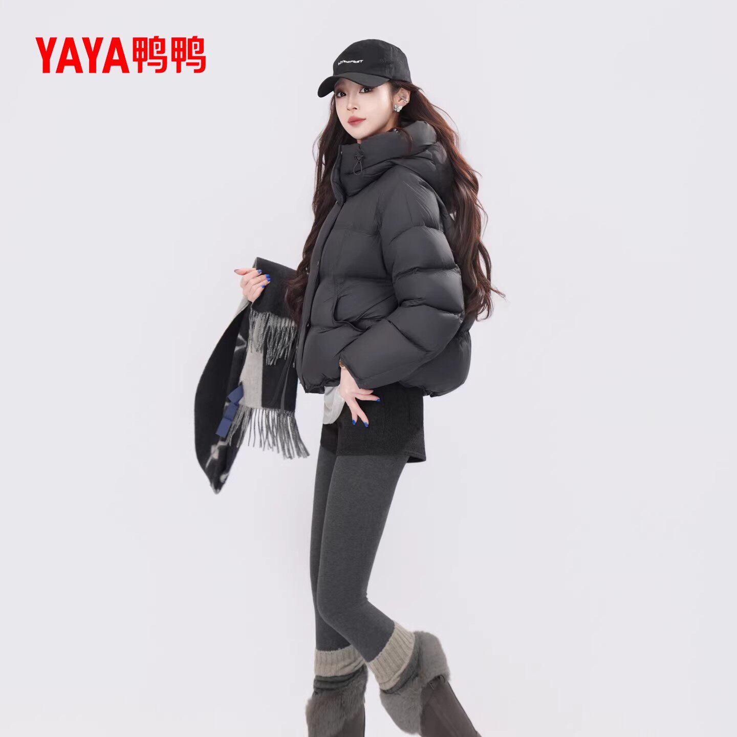 鸭鸭2025新款羽绒服女冬季加厚泡芙短款气质黑色90鸭绒保暖外套F