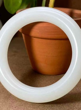 新疆和田玉羊脂白玉手镯毕业级别手镯白细润女款收藏礼品