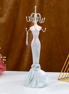 橱窗摆件创意首饰架节日女生
