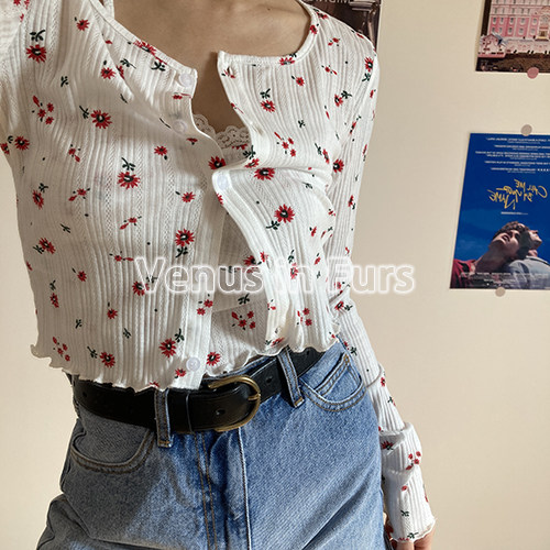ຊຸດສອງສິ້ນ lace suspender ປຸ່ມແຂບເປັນຄື້ນ