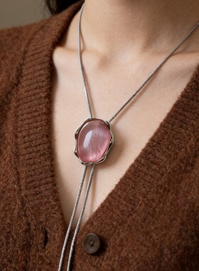 春夏新款不规则几何粉色耳钉女小众高级感粉色抽拉项链毛衣链耳环