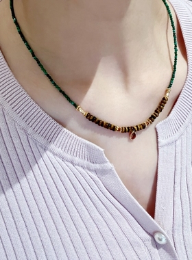 红色水滴颈链小众孔雀石项链美拉德色虎眼石项链天然石水晶项链女